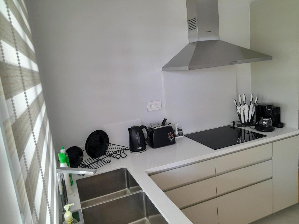 Appt Neuf De 2Ch Ds Residence Avec Piscine, Route Cotiere Grand Bay Buitenkant foto